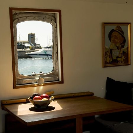 Varra Water - Unique Boat Accomodation - Bornholm - Fjaelstavn Neksø Dış mekan fotoğraf