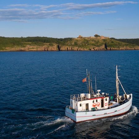 Varra Water - Unique Boat Accomodation - Bornholm - Fjaelstavn Neksø Dış mekan fotoğraf