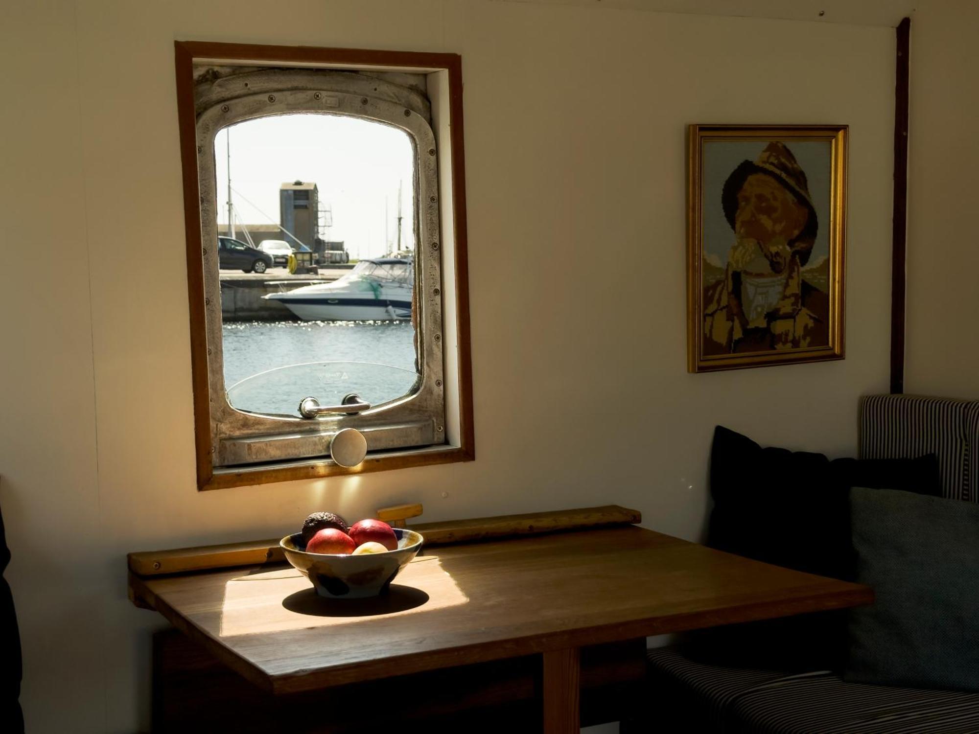 Varra Water - Unique Boat Accomodation - Bornholm - Fjaelstavn Neksø Dış mekan fotoğraf